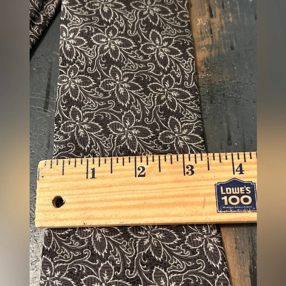 Express Mens Necktie Brown White Floral Scroll Pattern Woven Silk‎ Blend Tie